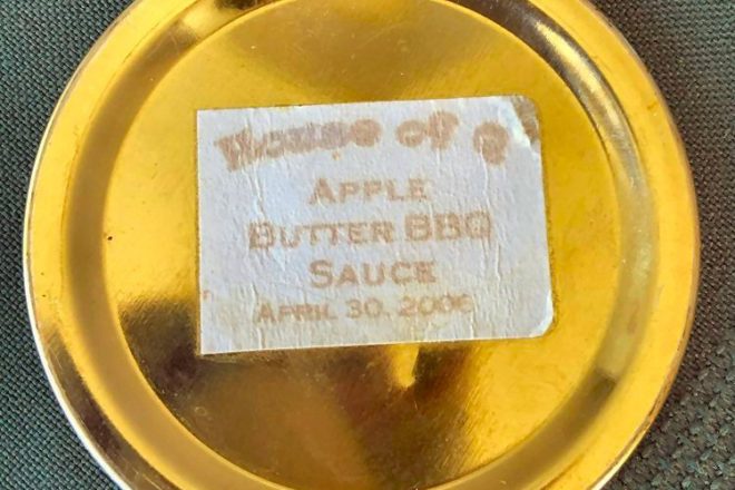 Apple Butter BBQ Sauce Jar Lid 2006